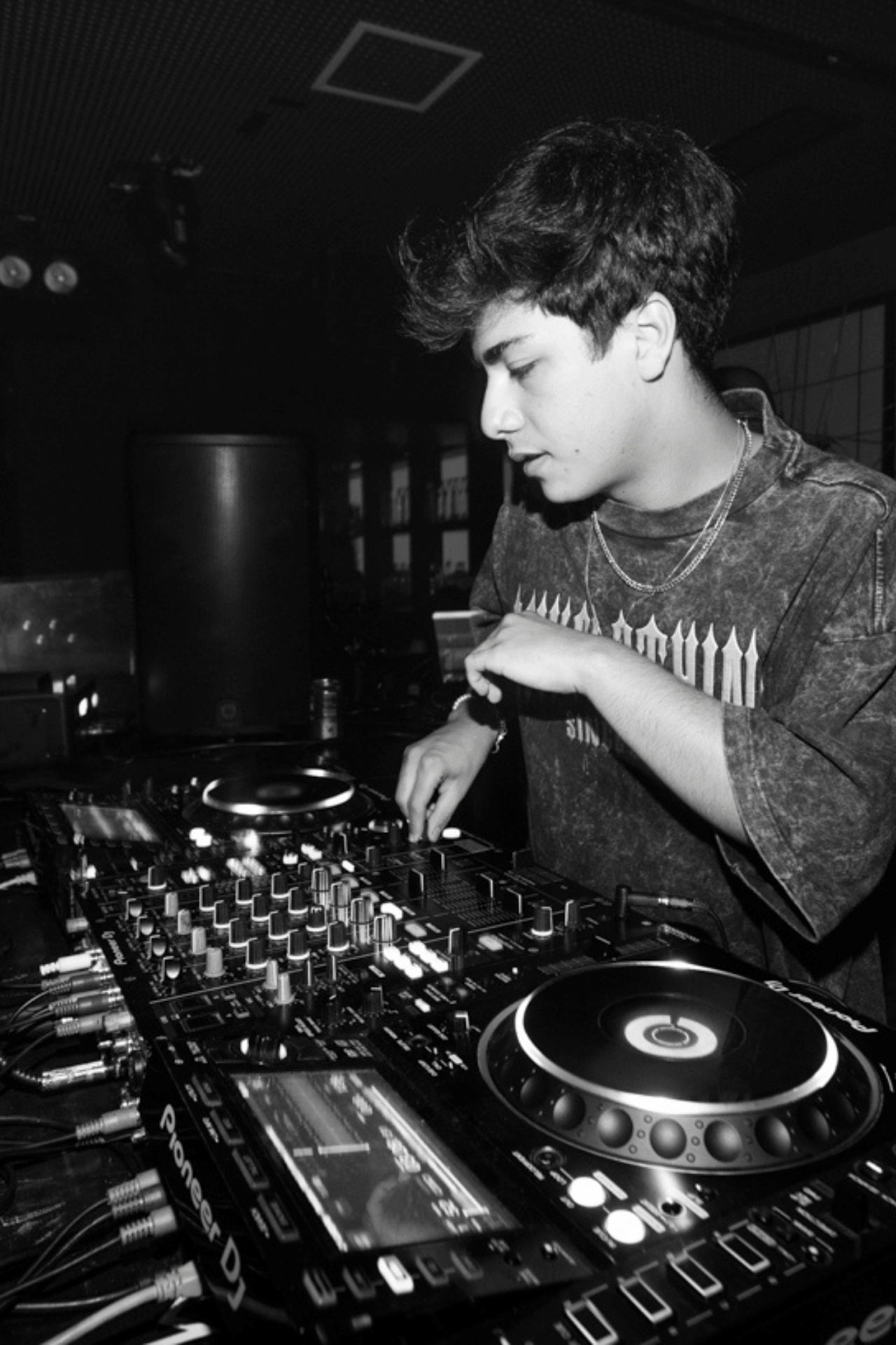 SEREZUELO on stage - Night event