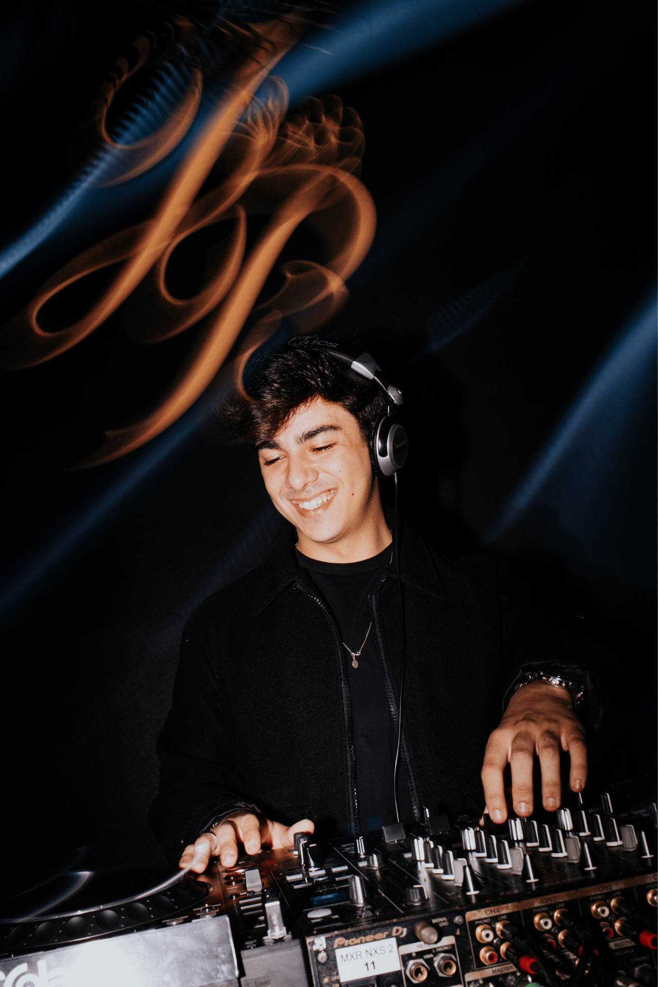 SEREZUELO on stage - Performance shot